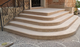 scale marmo travertino