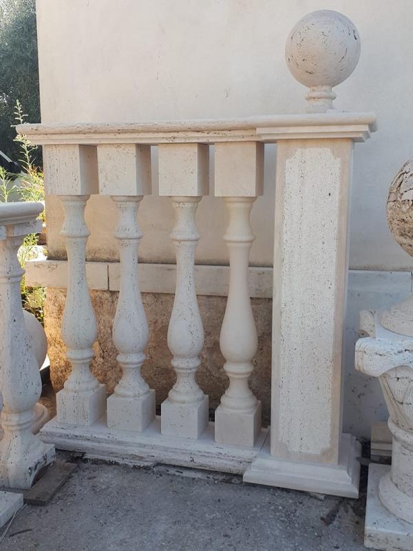 Balaustre in Travertino Romano